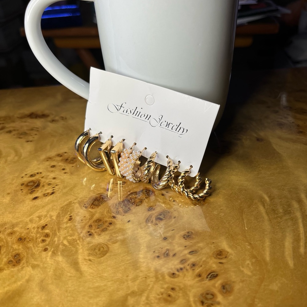 NEW Five Pairs of Beautiful Earrings